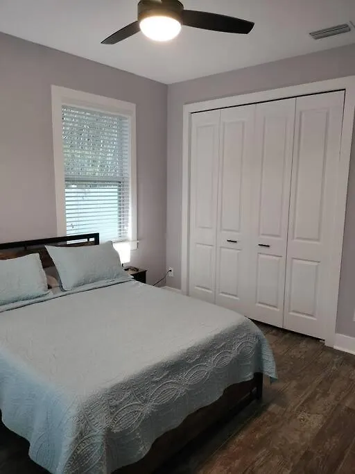 Villa White Rock In Tampa